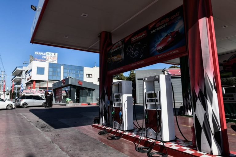 Γλυκά Νερά: Καμία σχέση με τη δολοφονία στο Γέρακα οι πυροβολισμοί στο βενζινάδικο – Υπό την επήρεια ναρκωτικών οι δράστες