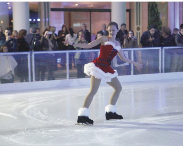 Εορταστικό παγοδρόμιο στο Μέγαρο Μουσικής
