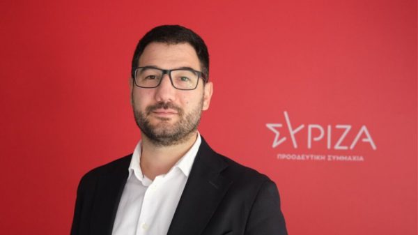Ηλιόπουλος: «Ο Μητσοτάκης ανακοίνωσε επίδομα 0,7 ευρώ την ημέρα»
