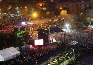 Τουρκία: «Κάτω η τυραννία» – «Δεν φοβάμαι», το μήνυμα του Εκρέμ Ιμάμογλου στη διαδήλωση της Κωνσταντινούπολης