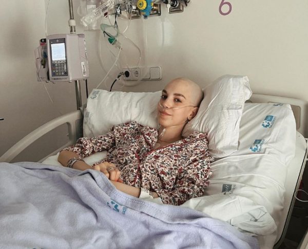 Ισπανία: Συγκινητικός αποχαιρετισμός από influencer λίγο πριν πεθάνει από καρκίνο