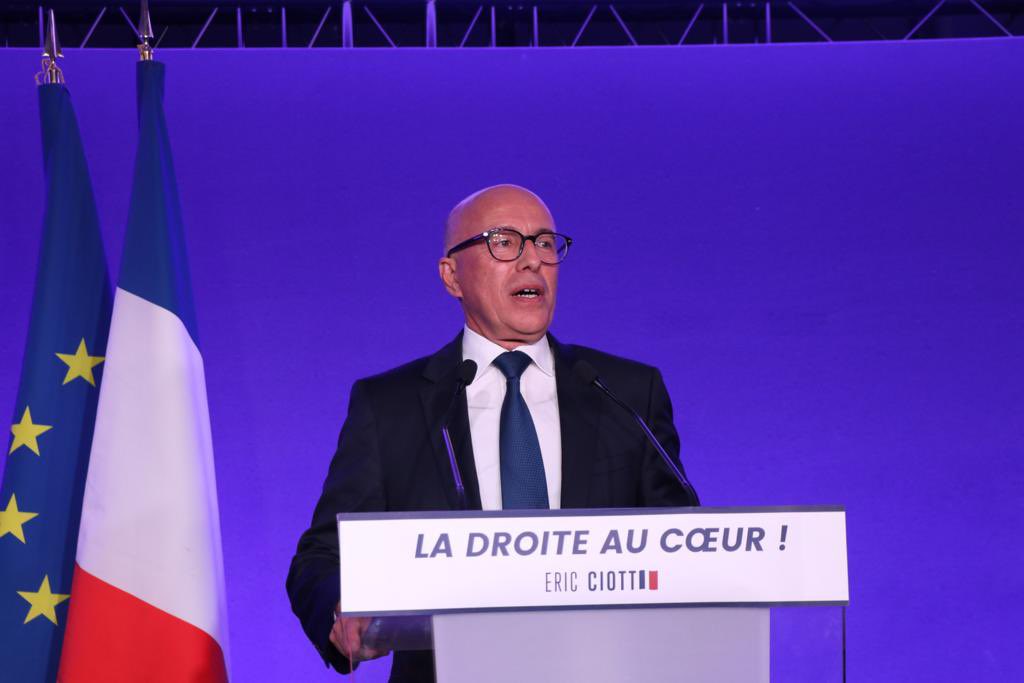Γαλλία: Ο Ερίκ Σιοτί εξελέγη πρόεδρος του κόμματος της παραδοσιακής δεξιάς