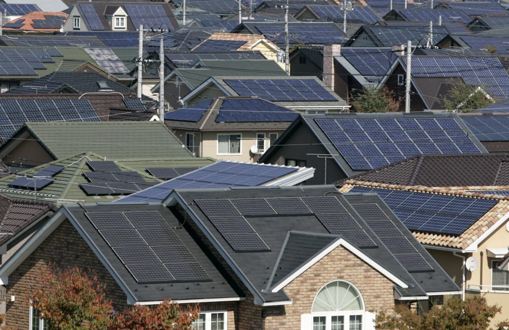 Τόκιο: Η πόλη όπου τα φωτοβολταϊκά στη στέγη γίνονται υποχρεωτικά