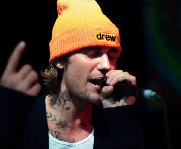 Justin Bieber: Πουλάει τα δικαιώματα των τραγουδιών του