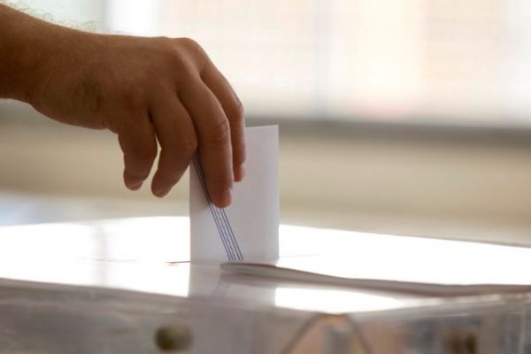 Εκλογές: Η εγγραφή των ομογενών να γίνει πριν από την προκήρυξη τους, λέει ο Μάκης Βορίδης
