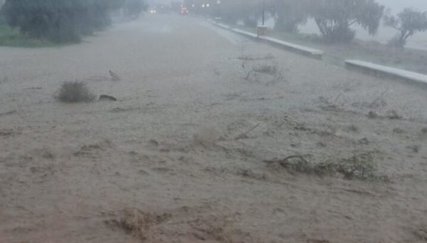 Κακοκαιρία: Πλημμύρες σε Κάρπαθο και Κάσο – Κάλεσμα για περιορισμό των μετακινήσεων