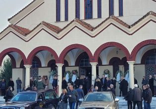 Θλίψη στην κηδεία του 55χρονου που σκοτώθηκε στο δυστύχημα με το λεωφορείο στο Βουκουρέστι