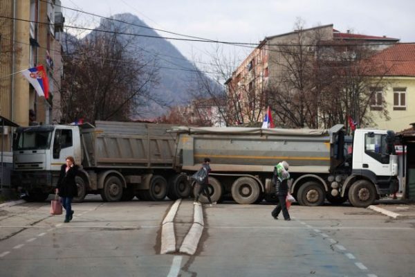 Κόσοβο: Οι Σέρβοι θα αρχίσουν να αίρουν τα οδοφράγματα από σήμερα το πρωί