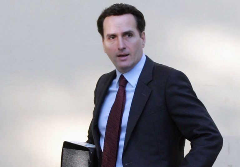 Δημητρακόπουλος για Εύα Καϊλή: «Η βαλίτσα δεν συνδέεται με το Κατάρ, δεν θα γίνει Ιφιγένεια»