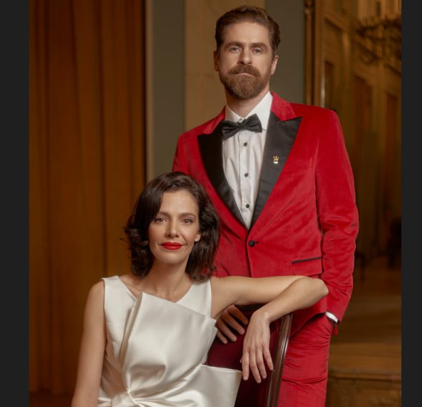 Ο Δημήτρης Λάλος και η Μαριλίτα Λαμπροπούλου μας προσκαλούν σε χριστουγεννιάτικες παραστάσεις