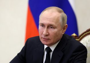 Ρωσία: Η χώρα θα υπερασπιστεί τα συμφέροντά της με όλα τα διαθέσιμα μέσα, τονίζει ο Πούτιν