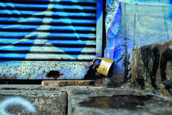 Κρυφό χαράτσι για κενά και μη ηλεκτροδοτούμενα ακίνητα