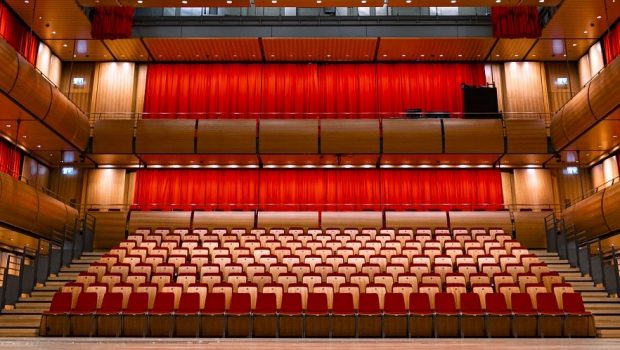 Στρέλλα: Τρανς γυναίκες στους πρωταγωνιστικούς ρόλους της παράστασης