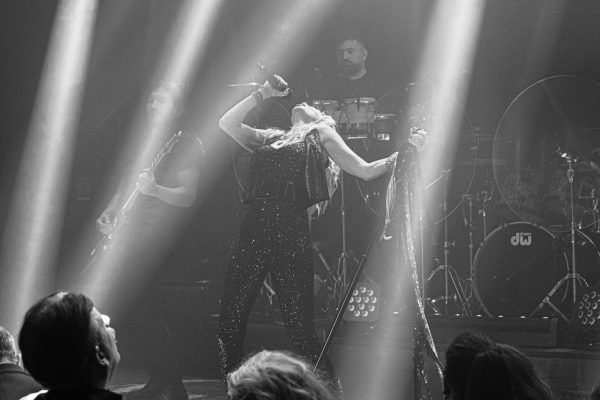 Άννα Βίσση: «Εκρηκτική» πρεμιέρα στο «Hotel Ερμού» για την απόλυτη ελληνίδα σταρ