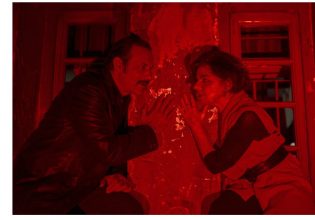 Η Μάνια Παπαδημητρίου και ο Θανάσης Σαράντος σε ιστορίες Μπρεχτ στο θέατρο Φούρνος