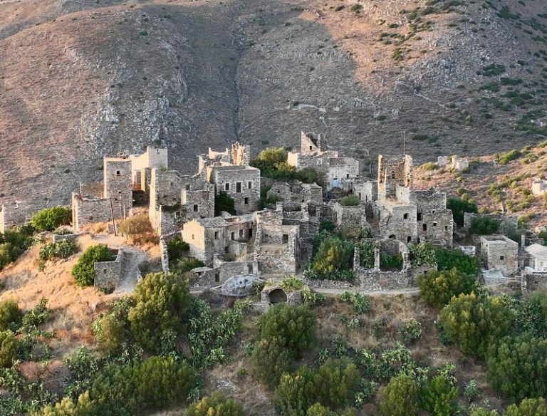 Βάθεια: H ιστορική πυργοπολιτεία της Μάνης που αποθεώνει τo National Geographic