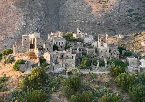 Βάθεια: H ιστορική πυργοπολιτεία της Μάνης που αποθεώνει τo National Geographic