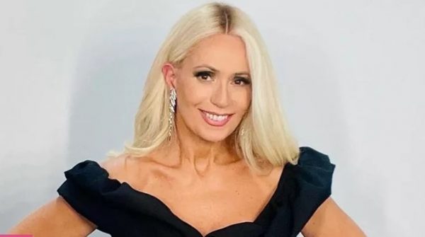 Μαρία Μπακοδήμου: Εκεί που αγαπάς και σε αγαπάνε…