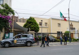 Περού: Κήρυξε «ανεπιθύμητο πρόσωπο» τον πρεσβευτή του Μεξικού
