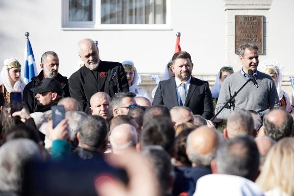 Σε Δερβιτσάνη και Λιβαδειά ο Μητσοτάκης – Τον υποδέχτηκε ο Ράμα