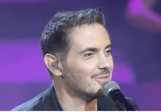 Mιχάλης Χατζηγιάννης: Αγκαλιά με την αδερφή του ποζάρουν στον φακό