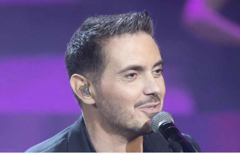 Mιχάλης Χατζηγιάννης: Αγκαλιά με την αδερφή του ποζάρουν στον φακό