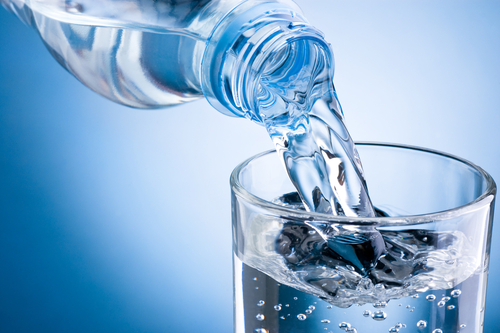 Ερευνα: Πόσο νερό πρέπει να πίνουμε - Ποιοι έχουν μεγαλύτερες ανάγκες