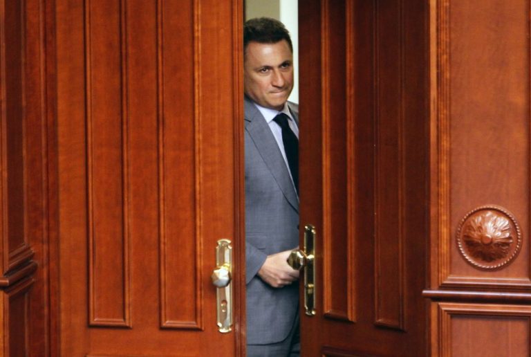 «Συναγερμός» στη Β. Μακεδονία: Πιο δημοφιλής πολιτικός ο διεφθαρμένος και φυγόποινος Γκρούεφσκι