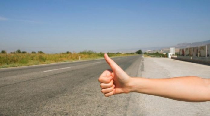 Ρόδος: 76χρονος έπεσε θύμα ληστείας από γυναίκα που έκανε οτοστόπ