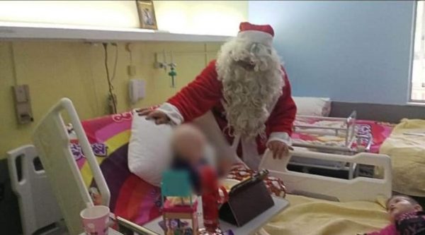 ΠΑΓΝΗ: Μοίρασαν δώρα στα παιδιά που μάχονται με τον καρκίνο