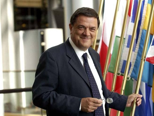 Ιταλία: To ιταλικό αριστερό κόμμα «Άρθρο Ένα» διαγράφει προσωρινά τον πρώην ευρωβουλευτή Αντόνιο Παντσέρι