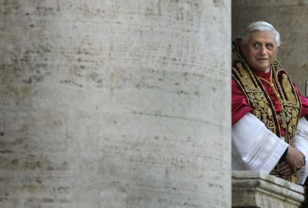 Θλίψη για τον θάνατο του πρώην πάπα Βενέδικτου