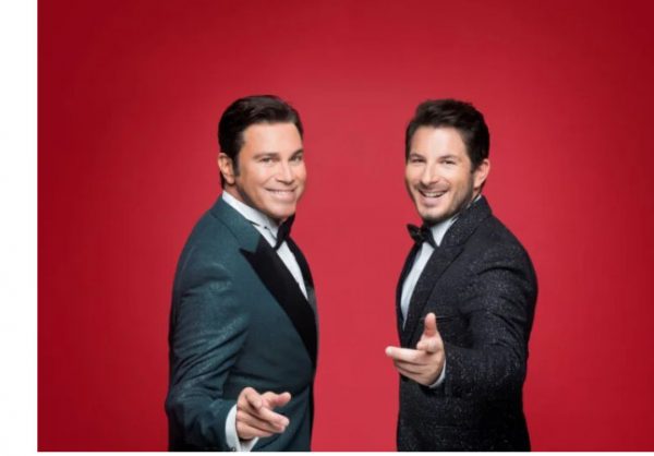 Με Μάριο Φραγκούλη και Γιώργο Περρή η Αθήνα αποχαιρετά το 2022