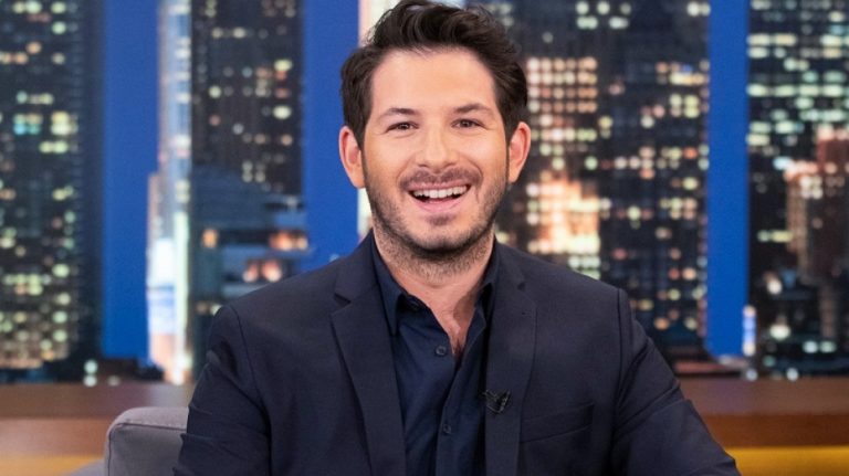 Γιώργος Περρής: Πιέσεις για να μην πει δημόσια ότι είναι γκέι και τα ανατριχιαστικά μηνύματα μετά το coming out