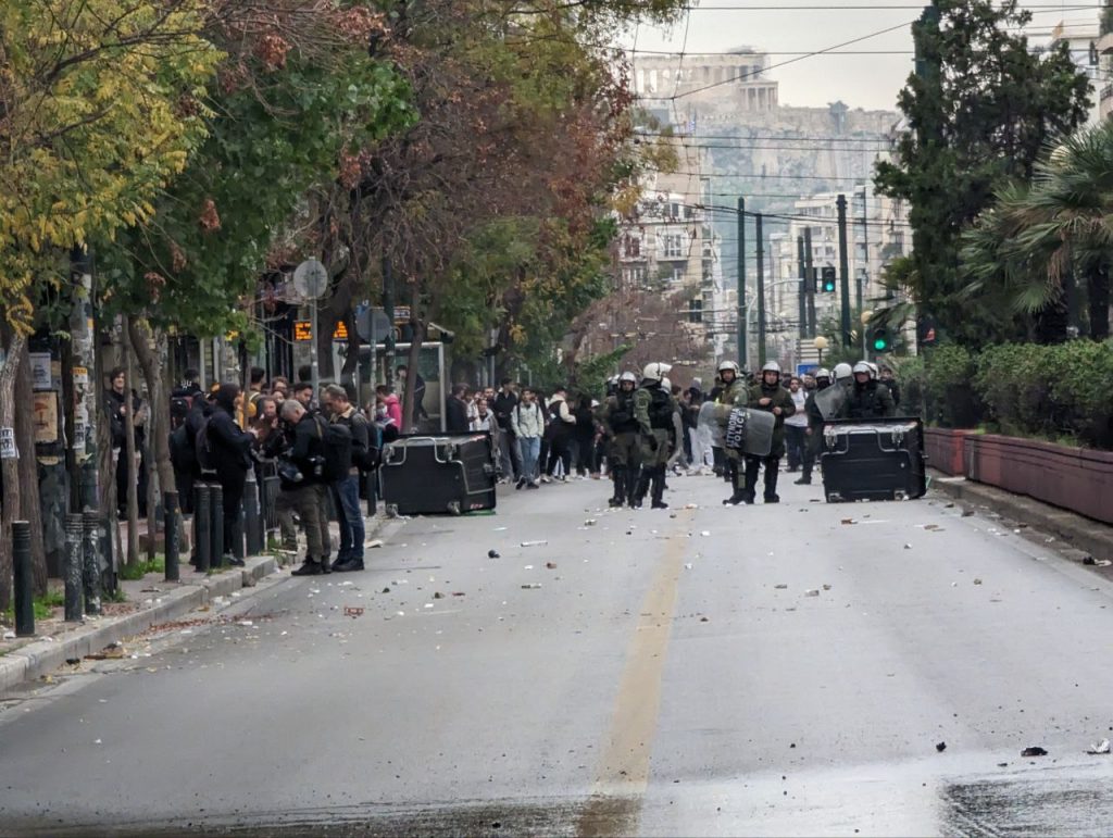 Ένταση στην ΑΣΟΕΕ: Σε συλλήψεις προχώρησε η ΕΛΑΣ – Κλειστή η Πατησίων