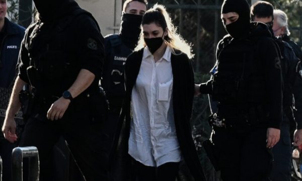 Ρούλα Πισπιρίγκου: Μοίρασε εξώδικα σε 5 ιατροδικαστές