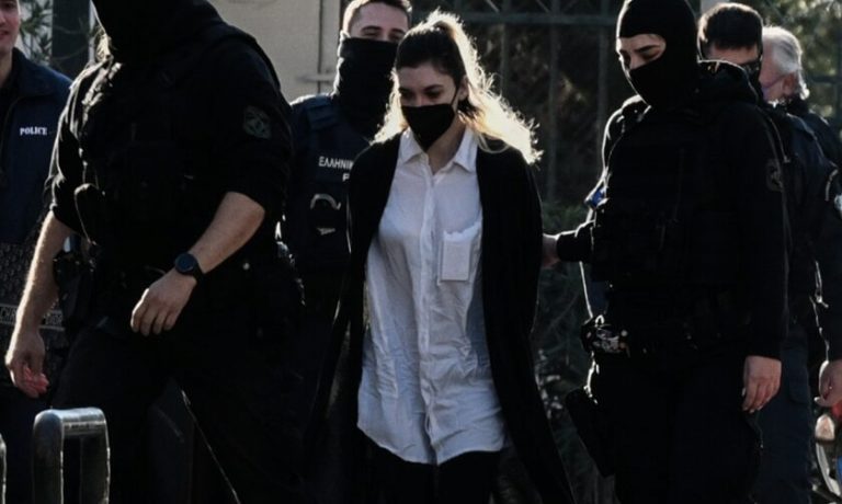 Ρούλα Πισπιρίγκου: Μοίρασε εξώδικα σε 5 ιατροδικαστές