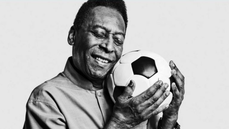 Ο Πελέ δεν ήταν μόνο κορυφαίος. Ηταν -και είναι- ο ήρωας για εκατομμύρια φτωχά παιδιά
