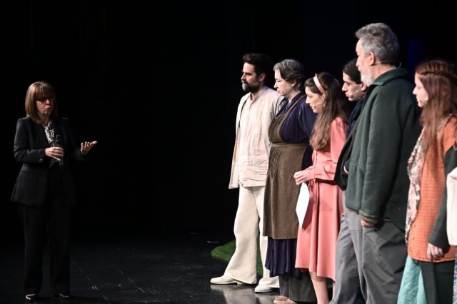 Στα «κάγκελα» οι ηθοποιοί με το νέο προσοντολόγιο: Διαμαρτυρίες στην ΠτΔ – Απόσυρση του ΠΔ ζητάει η αντιπολίτευση