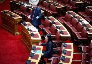 Υποκλοπές: Αντιπαράθεση Ραγκούση και Γιαννακοπούλου για το Predator – Ονομαστική ψηφοφορία