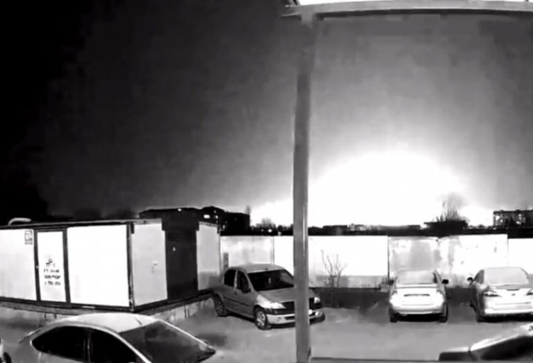 Ρωσία: Σφοδρές εκρήξεις με νεκρούς σε αεροδρόμια