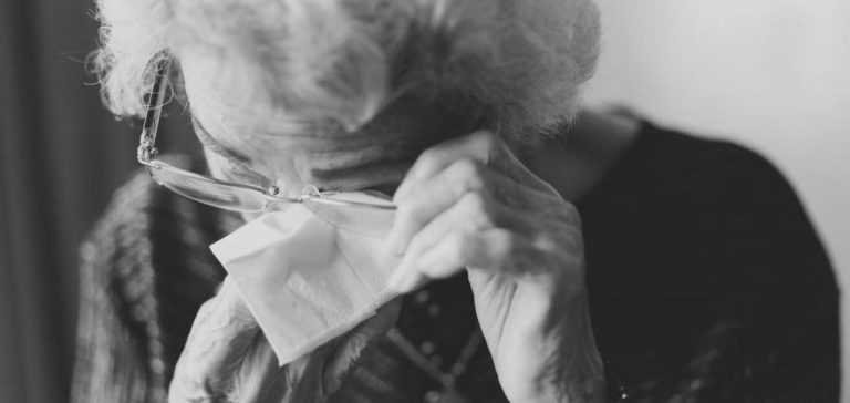 Οι γονείς που κόβουν τους δεσμούς με τα παιδιά τους – Ένα ταμπού που πονάει