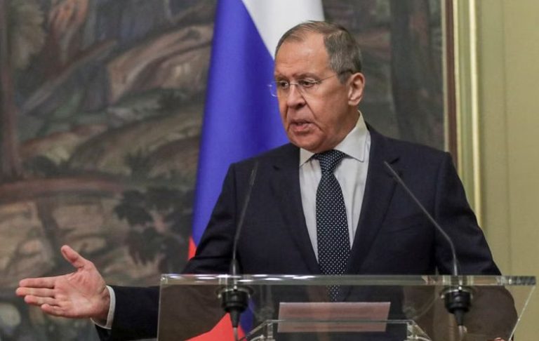 Λαβρόφ: Η Ελλάδα μας διαβεβαίωσε ότι «θυμάται» τις υποχρεώσεις της για τους S-300