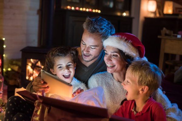 Φέτος τα Χριστούγεννα, το ασφαλές Internet θα είναι το καλύτερο δώρο για την οικογένειά μας