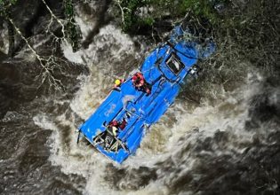 Ισπανία: Τουλάχιστον 3 νεκροί και 4 αγνοούμενοι από πτώση λεωφορείου σε ποτάμι της Γαλικίας