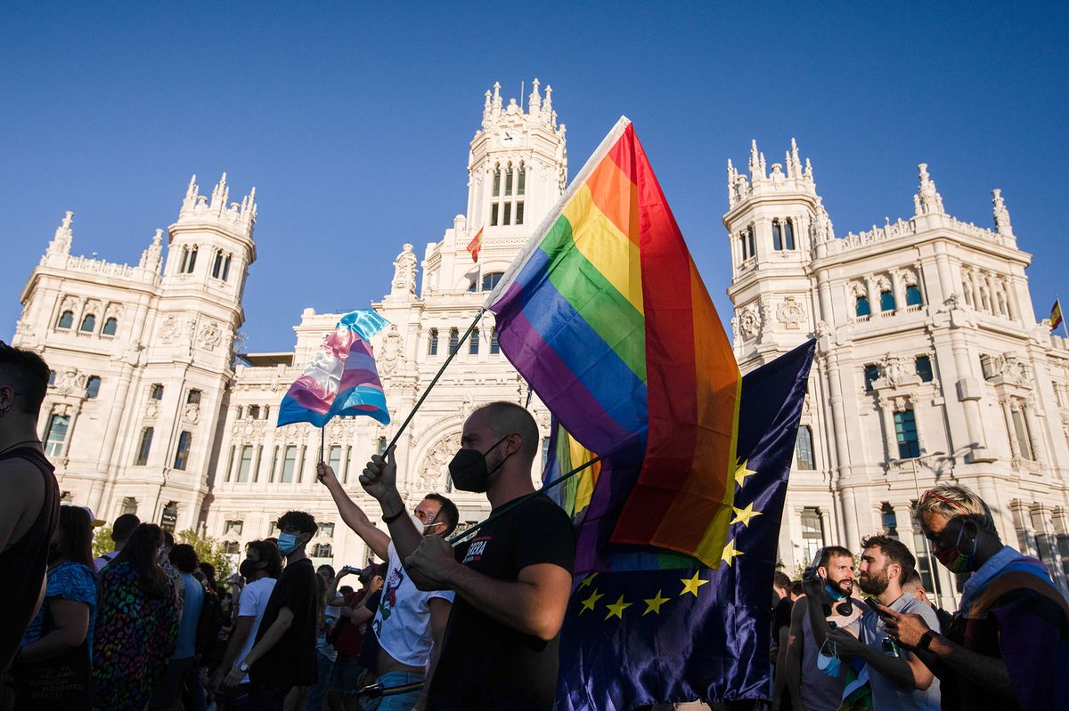 Ισπανία: Το νομοσχέδιο για τα δικαιώματα των διεμφυλικών «διχάζει» την κυβέρνηση