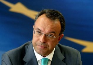 Podcast ΒΑΒΕΛ – Χρήστος Σταικούρας (υπουργός Οικονομικών): Στον εξωδικαστικό και ενήμεροι δανειολήπτες – Ξεκινά η διαδικασία αποεπένδυσης του ΤΧΣ