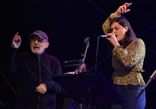 Η Πολυξένη Καράκογλου ερμηνεύει το Εφτά, αφιερωμένο στον Θάνο Μικρούτσικο