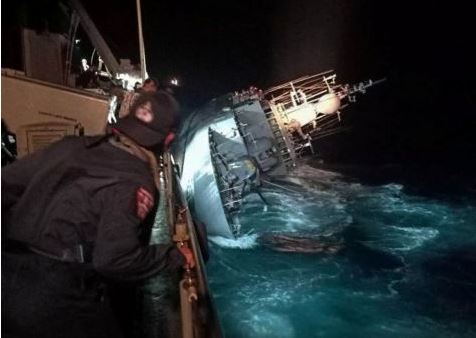 Ταϊλάνδη: Το Πολεμικό Ναυτικό αναζητεί 33 αγνοούμενους μετά τη βύθιση κορβέτας