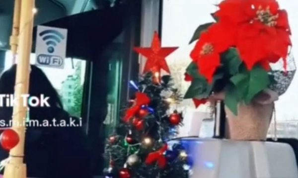 Θεσσαλονίκη: Οδηγός του ΟΑΣΘ στόλισε το λεωφορείο του χριστουγεννιάτικα